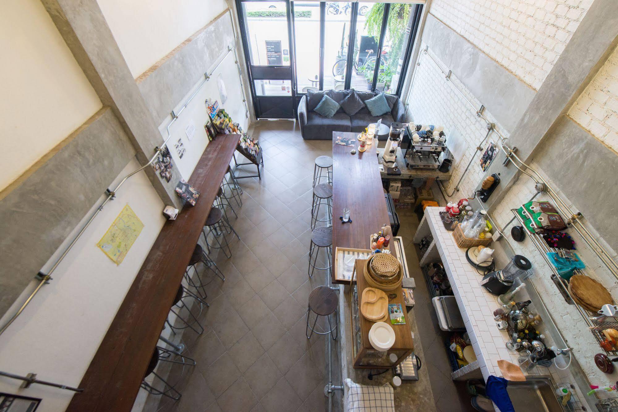 Auberge de jeunesse Box N Cafe *